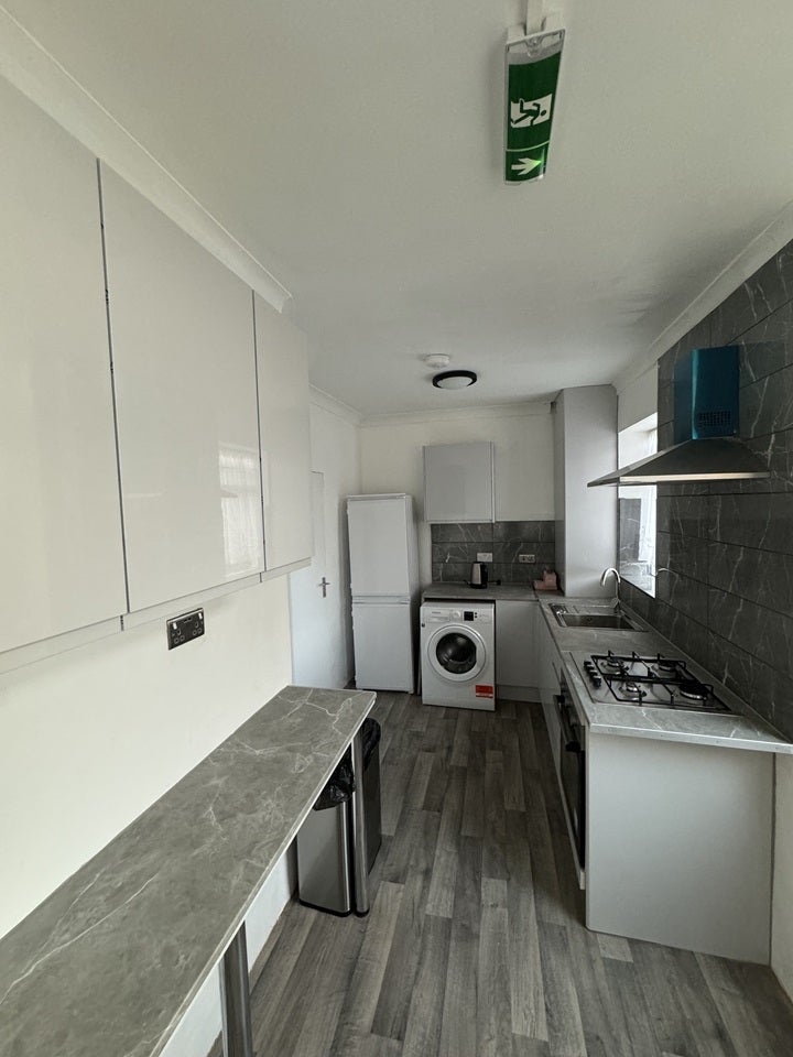 Room Hedgemans Road in Greater London