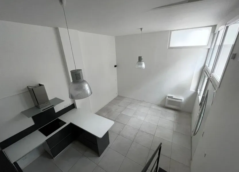 Flat Rue Pierre Laurent in Marseille