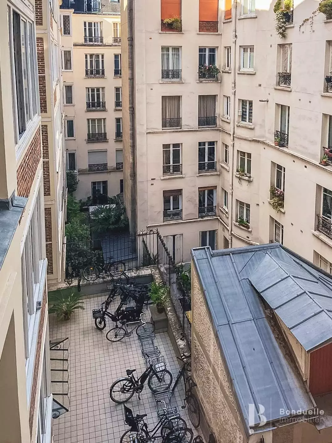 Appartement Rue Joseph de Maistre à Paris