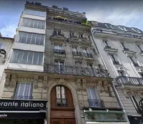 Flat Rue Joseph de Maistre in Paris