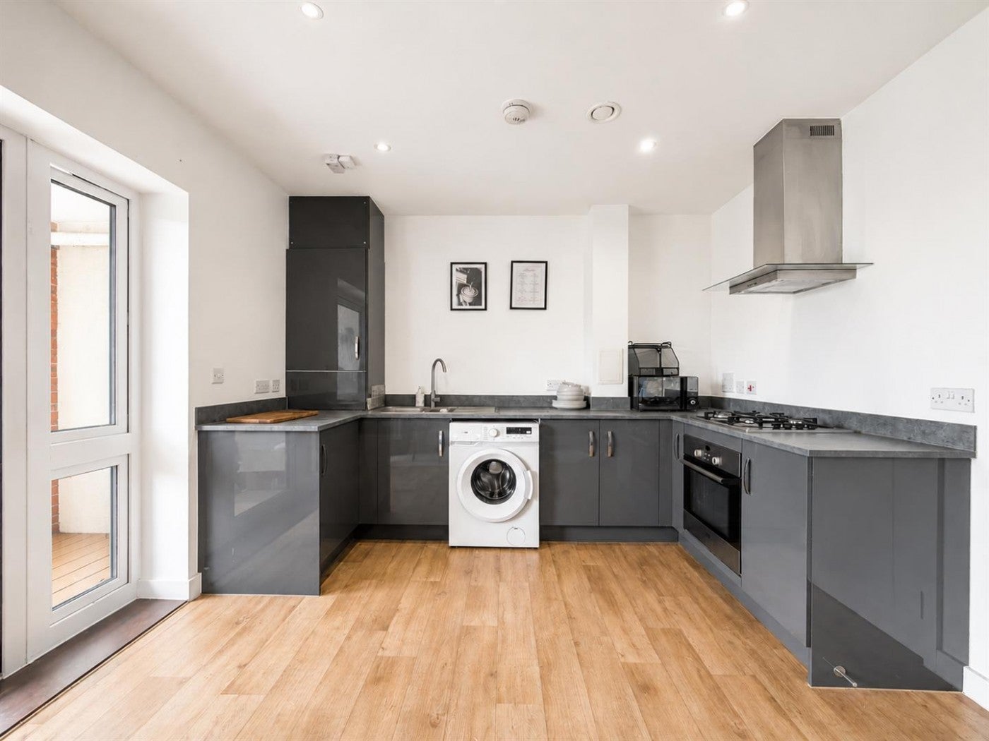 Flat Brabazon Road in Greater London