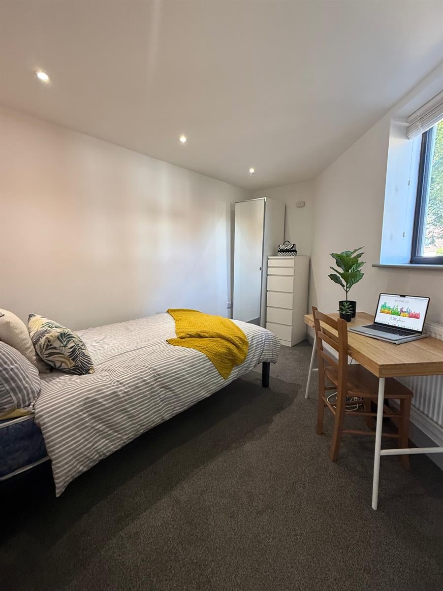 Flat Stratford Road in Rushcliffe