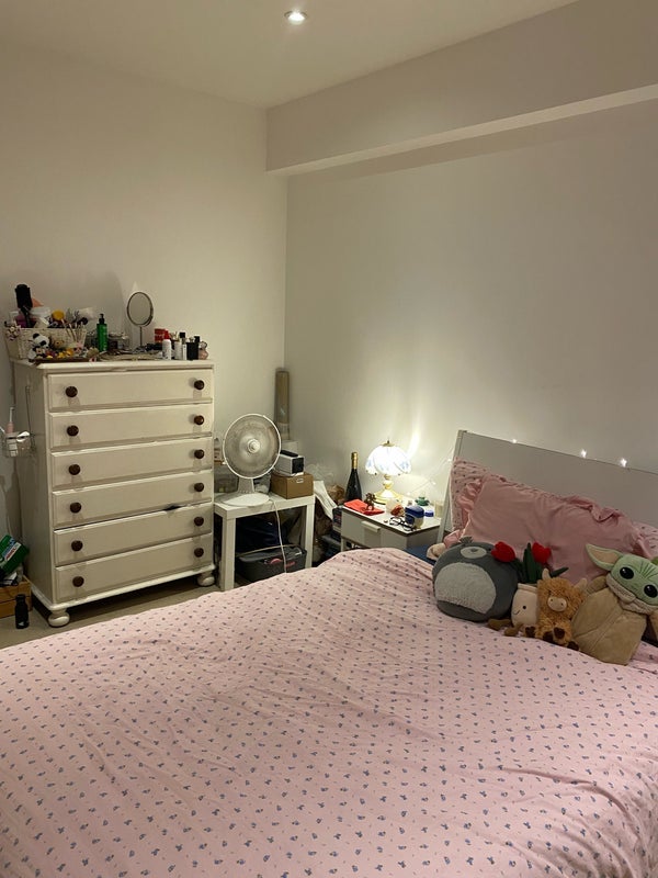 Room Sunrise Close in Greater London