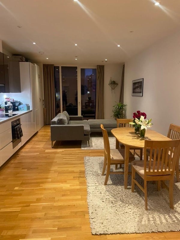 Room Sunrise Close in Greater London