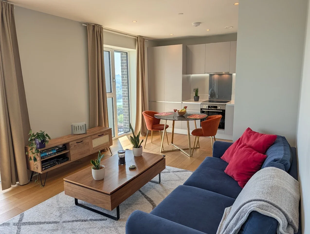 Flat Hale Wharf in Greater London