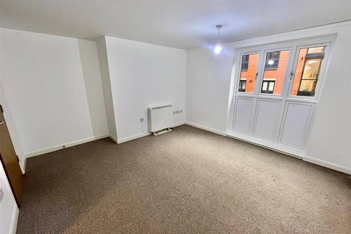 Flat Short Stairs in Nottingham