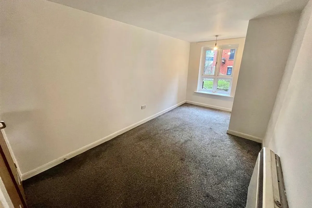 Flat Short Stairs in Nottingham