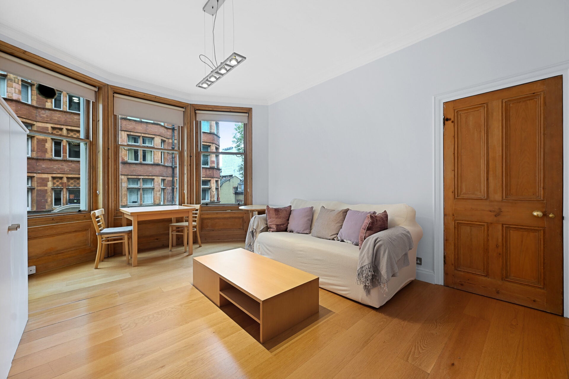 Flat Ridgmount Gardens in Greater London