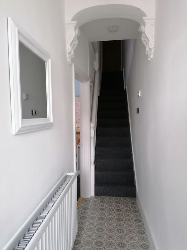 Room Kendrick Road in Barry