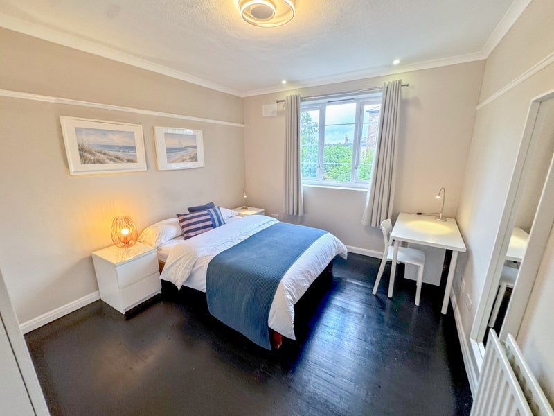 Flat Addiscombe Road in Greater London