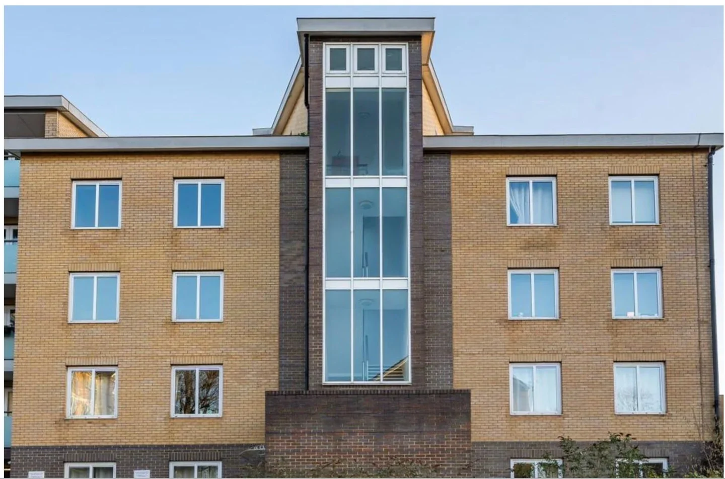 Flat Yeoman Street in Greater London