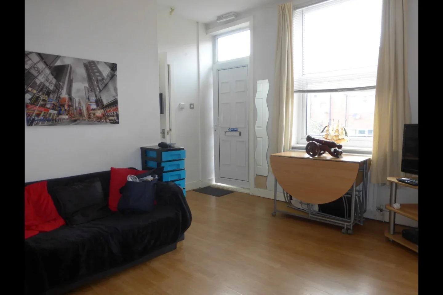 Room Norman Row in Leeds