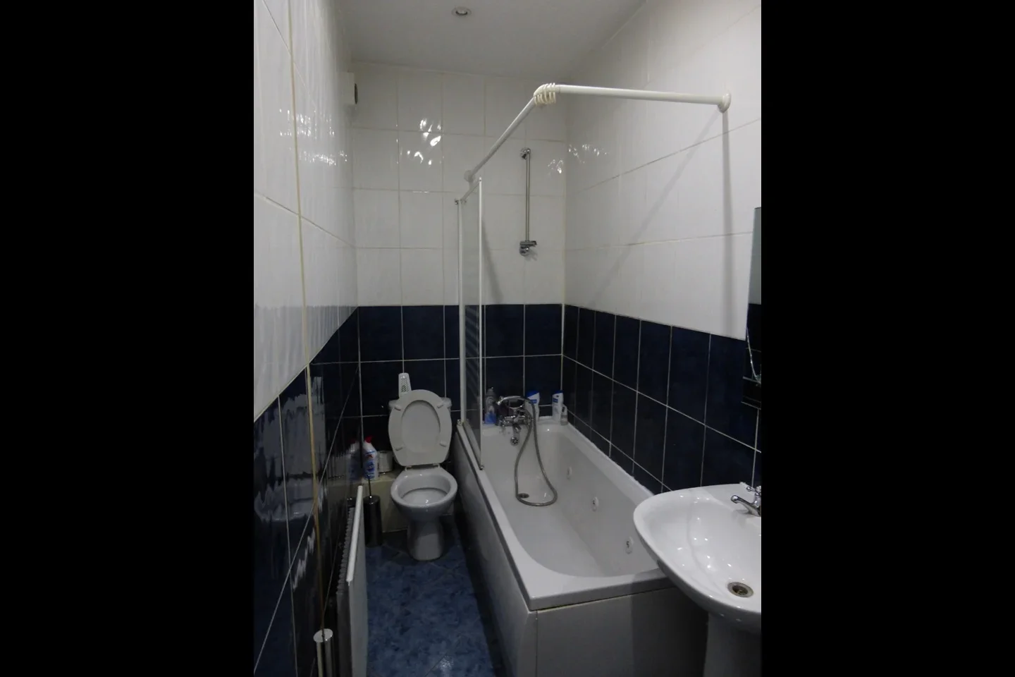 Room Norman Row in Leeds
