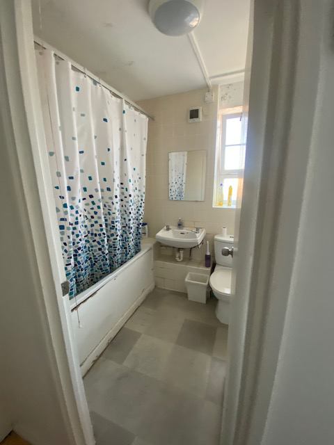 Room Wickham Street in Greater London