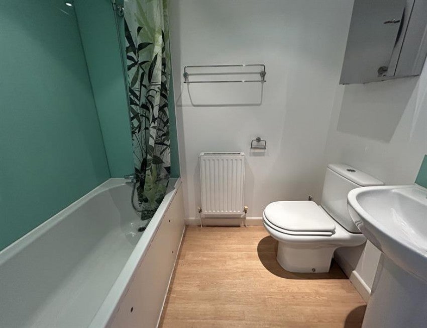 Flat Irlam Road in Trafford