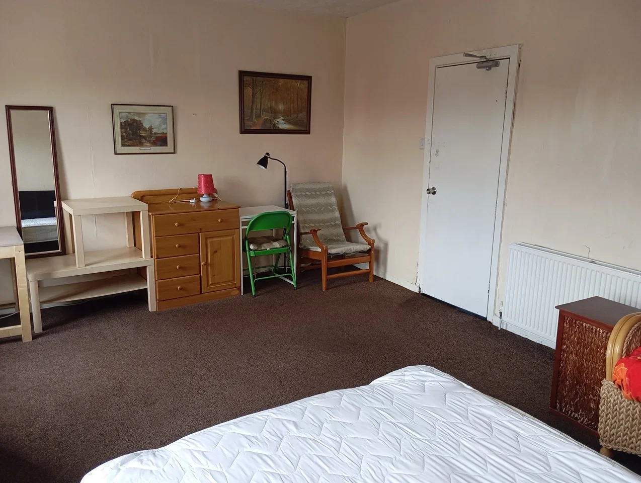 Room Peterson Road in Wakefield