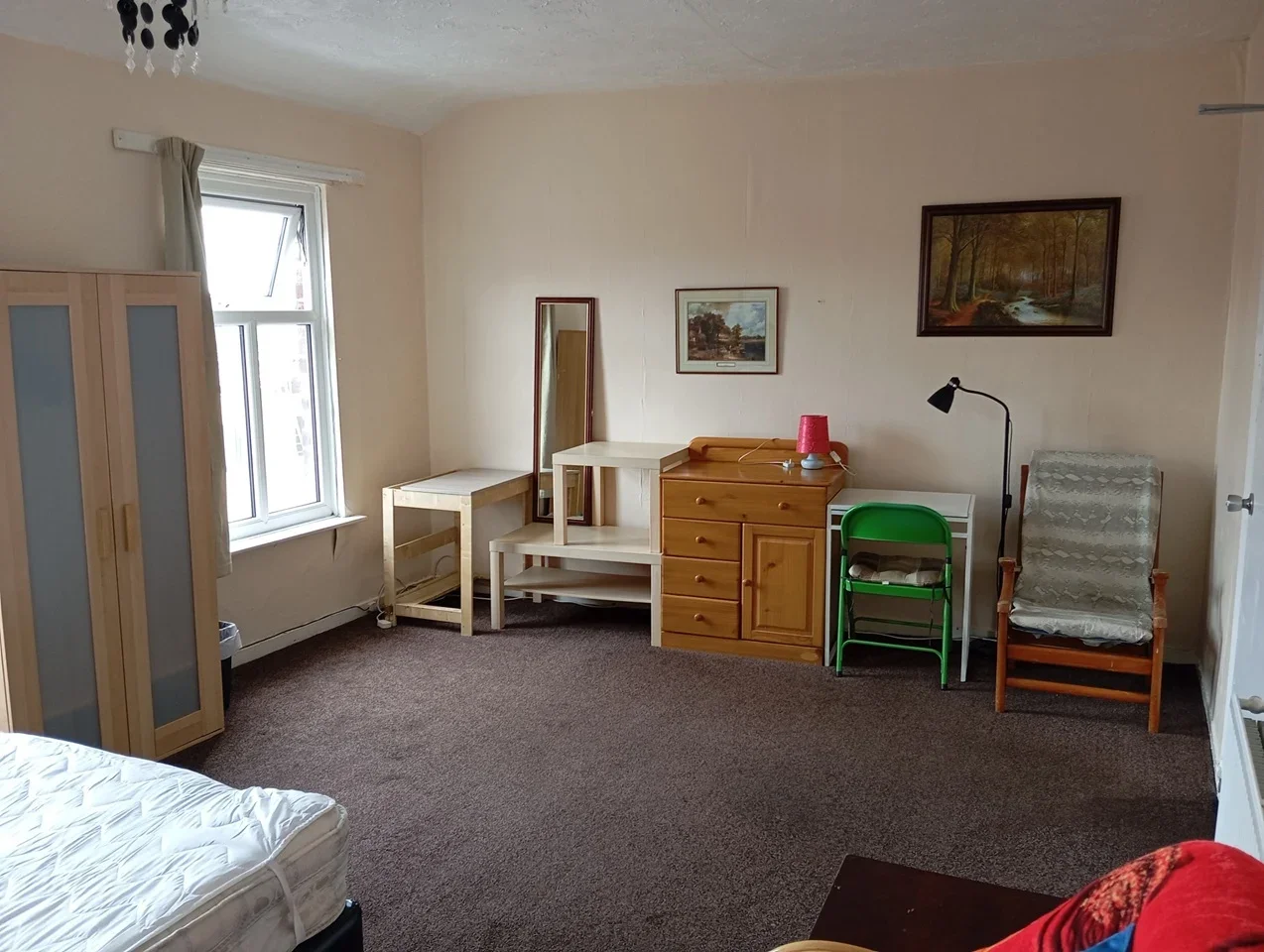 Room Peterson Road in Wakefield