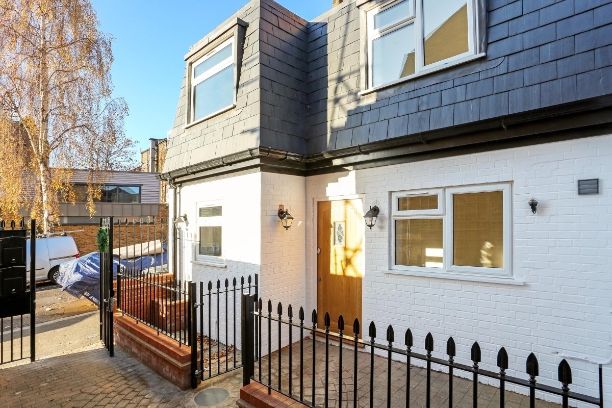 House Montague Road in Greater London