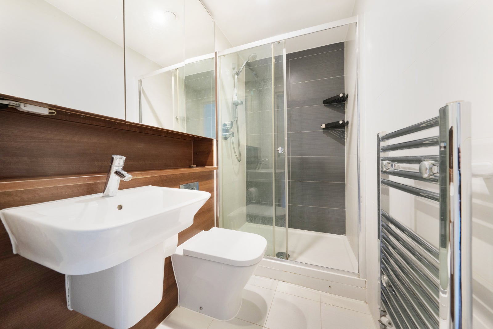 Flat Prebend Street in Greater London