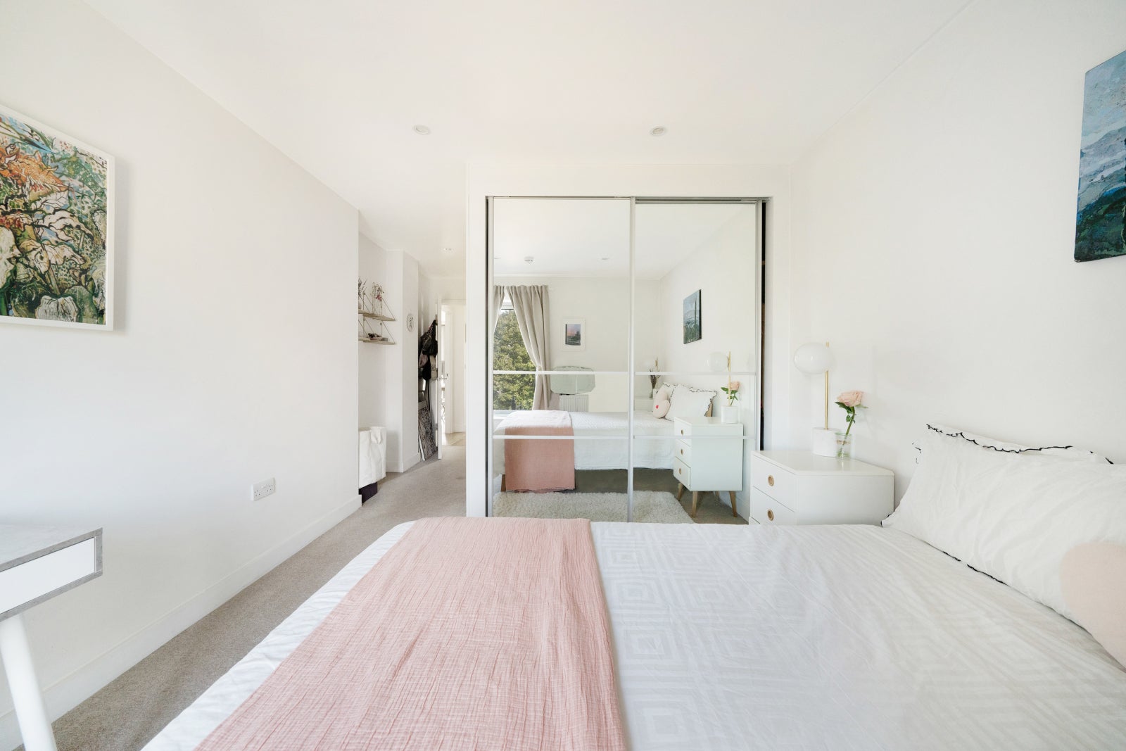 Flat Prebend Street in Greater London