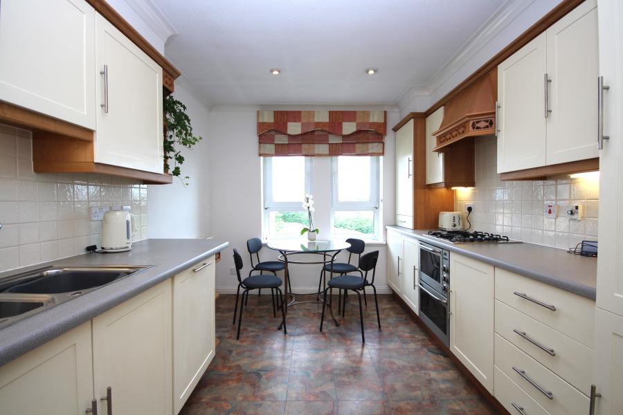 Flat Ashwood Gardens in Glasgow