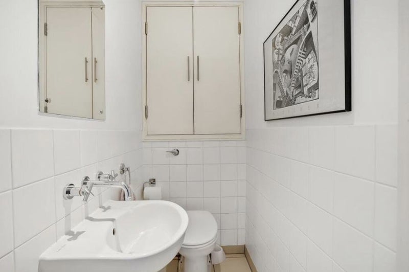 Room Seven Sisters Road in Greater London