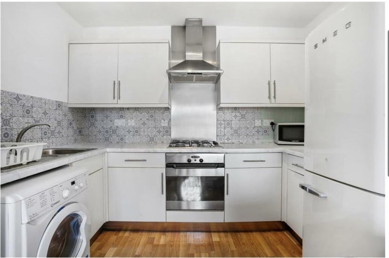 Room Seven Sisters Road in Greater London