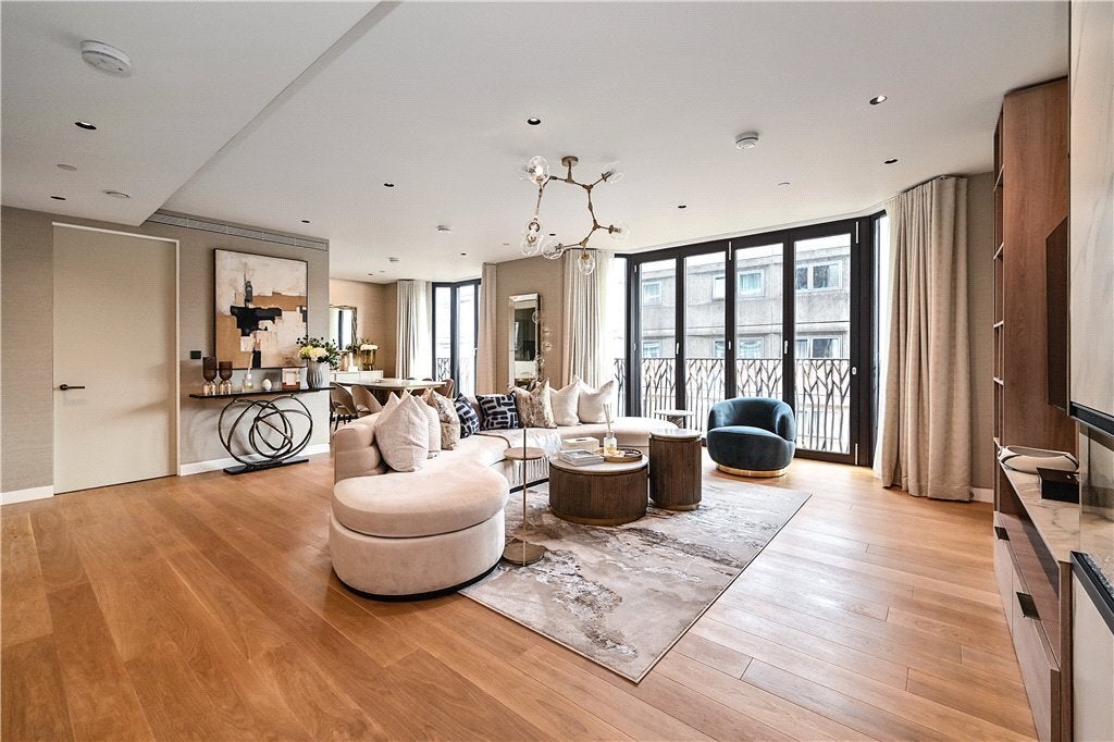 Flat Great Portland Street in City of Westminster