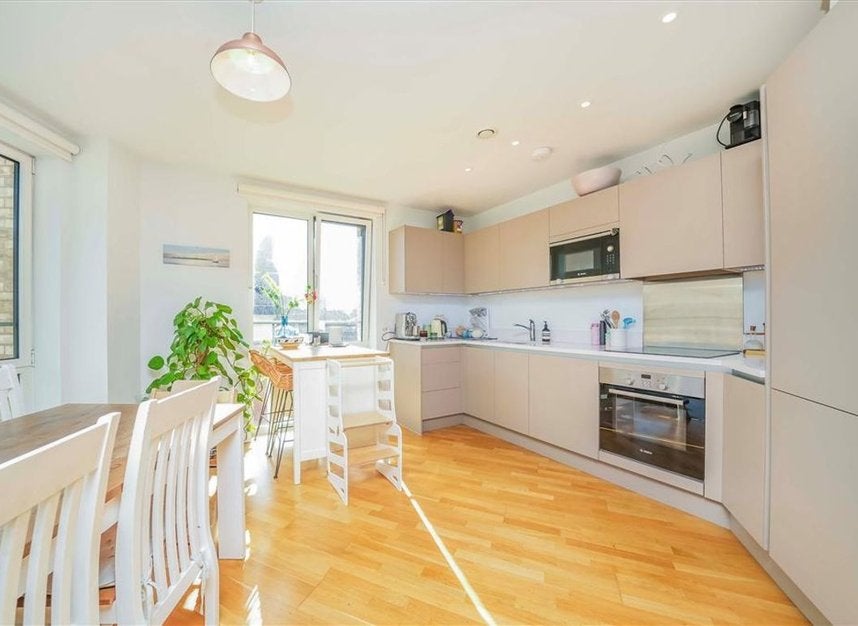 Flat Rodney Road in Greater London