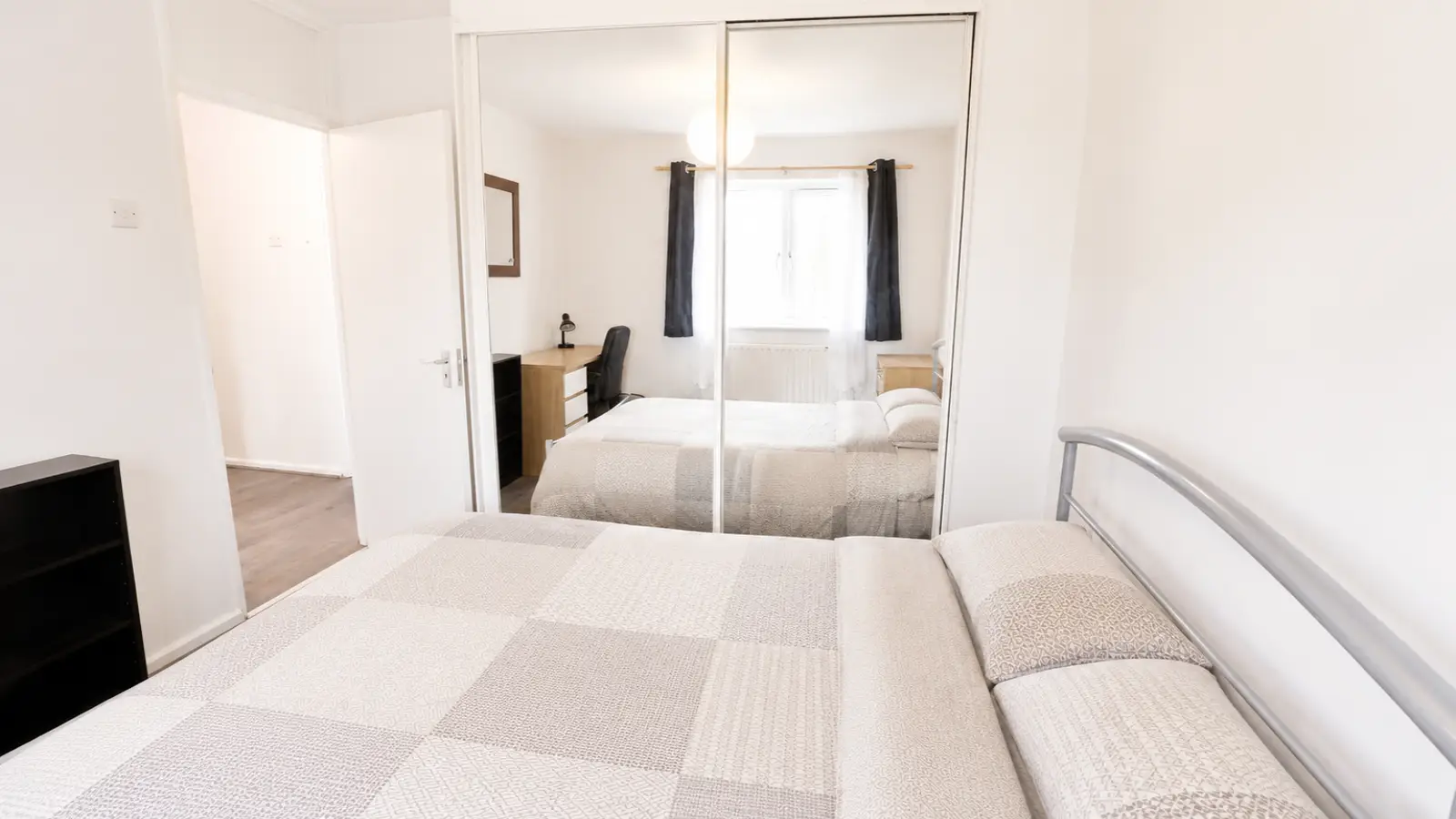 Room Beaumont Square in Greater London