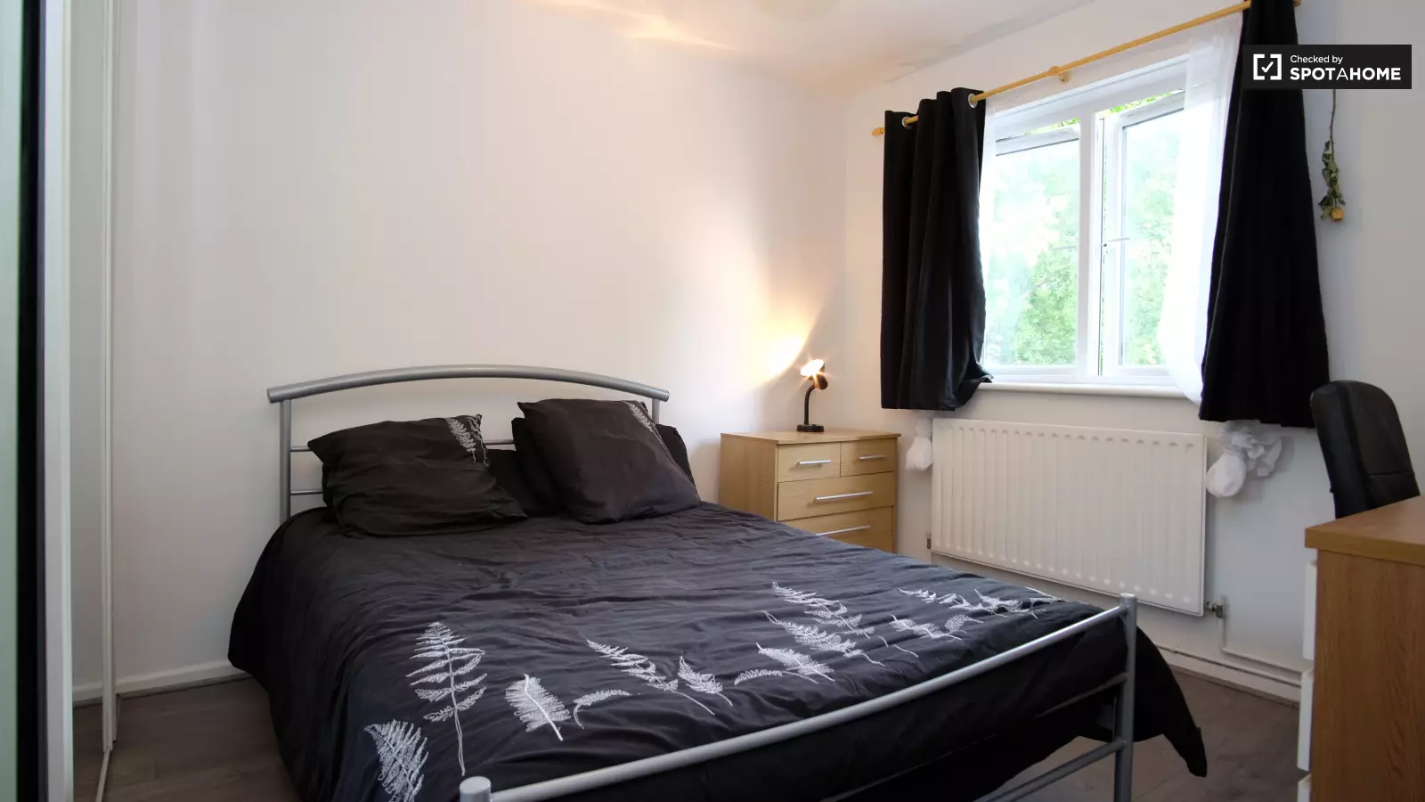 Room Beaumont Square in Greater London