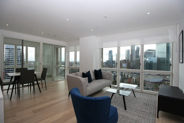 Flat Arniston Way in Greater London