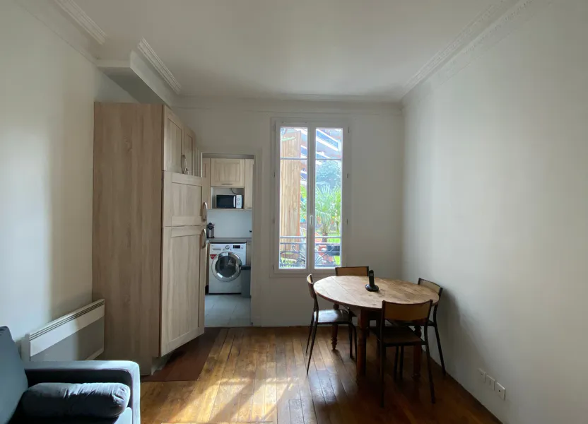 Flat Boulevard Victor Hugo in Saint-Ouen-sur-Seine