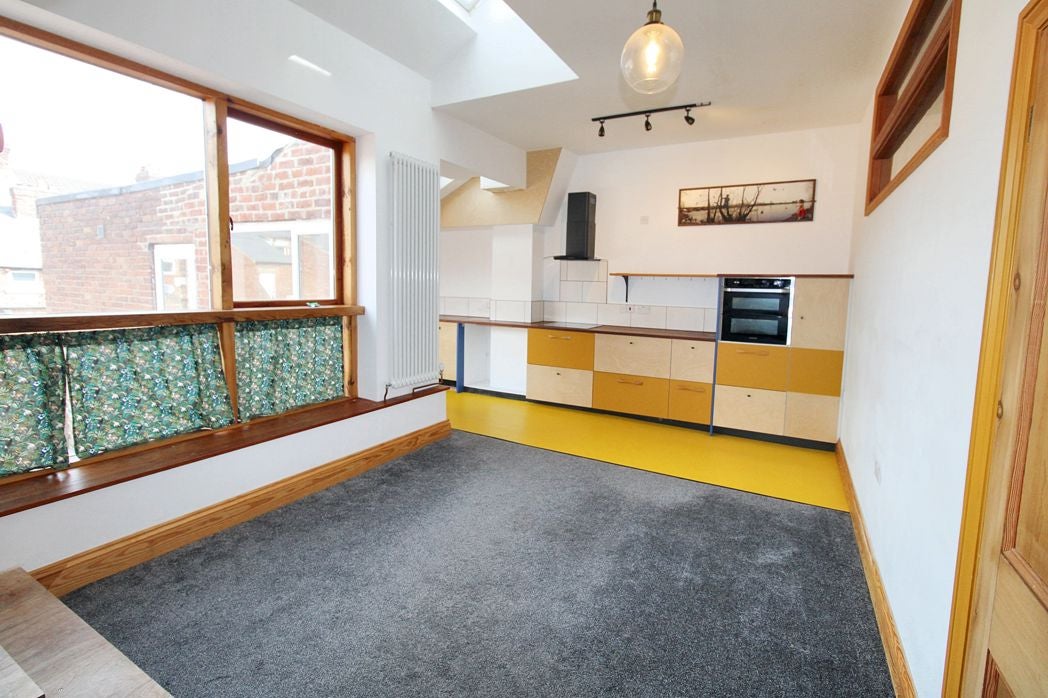 Flat Chillingham Road in Newcastle upon Tyne