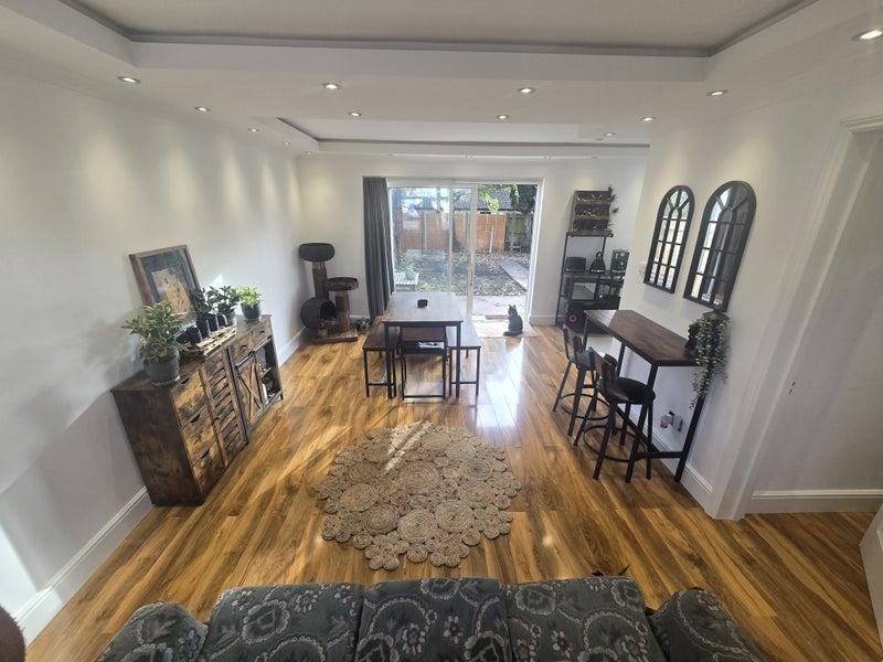 Room Oak Avenue in Greater London