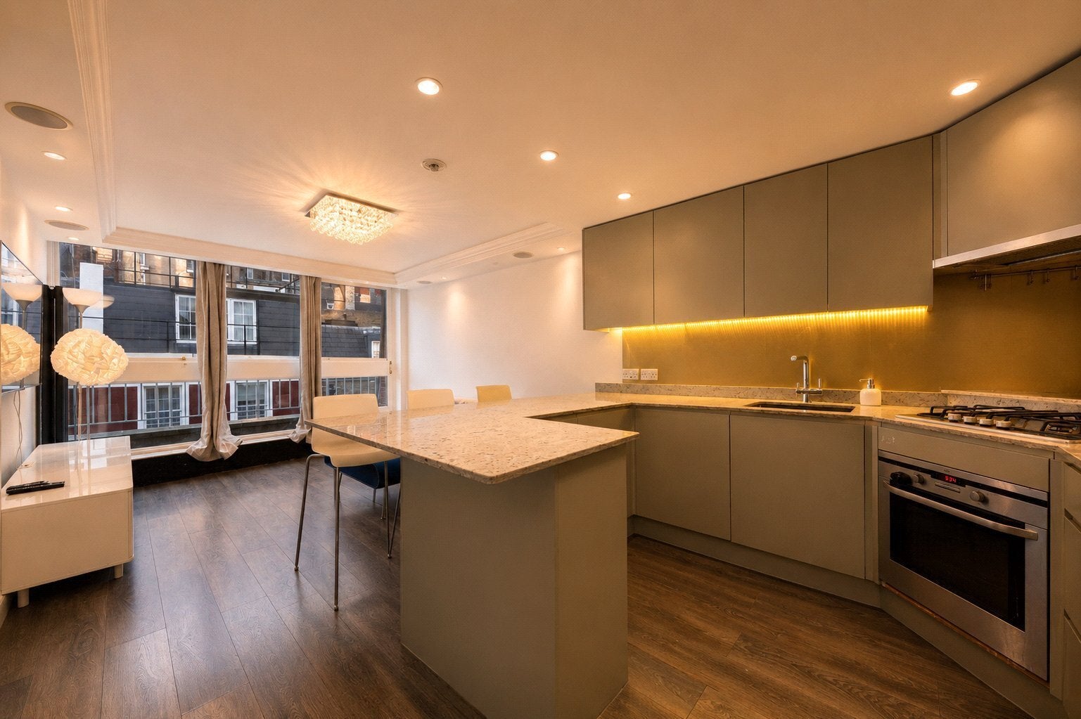 Flat Strutton Ground in City of Westminster