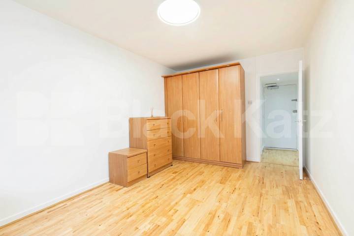 Flat Iverson Road in Greater London