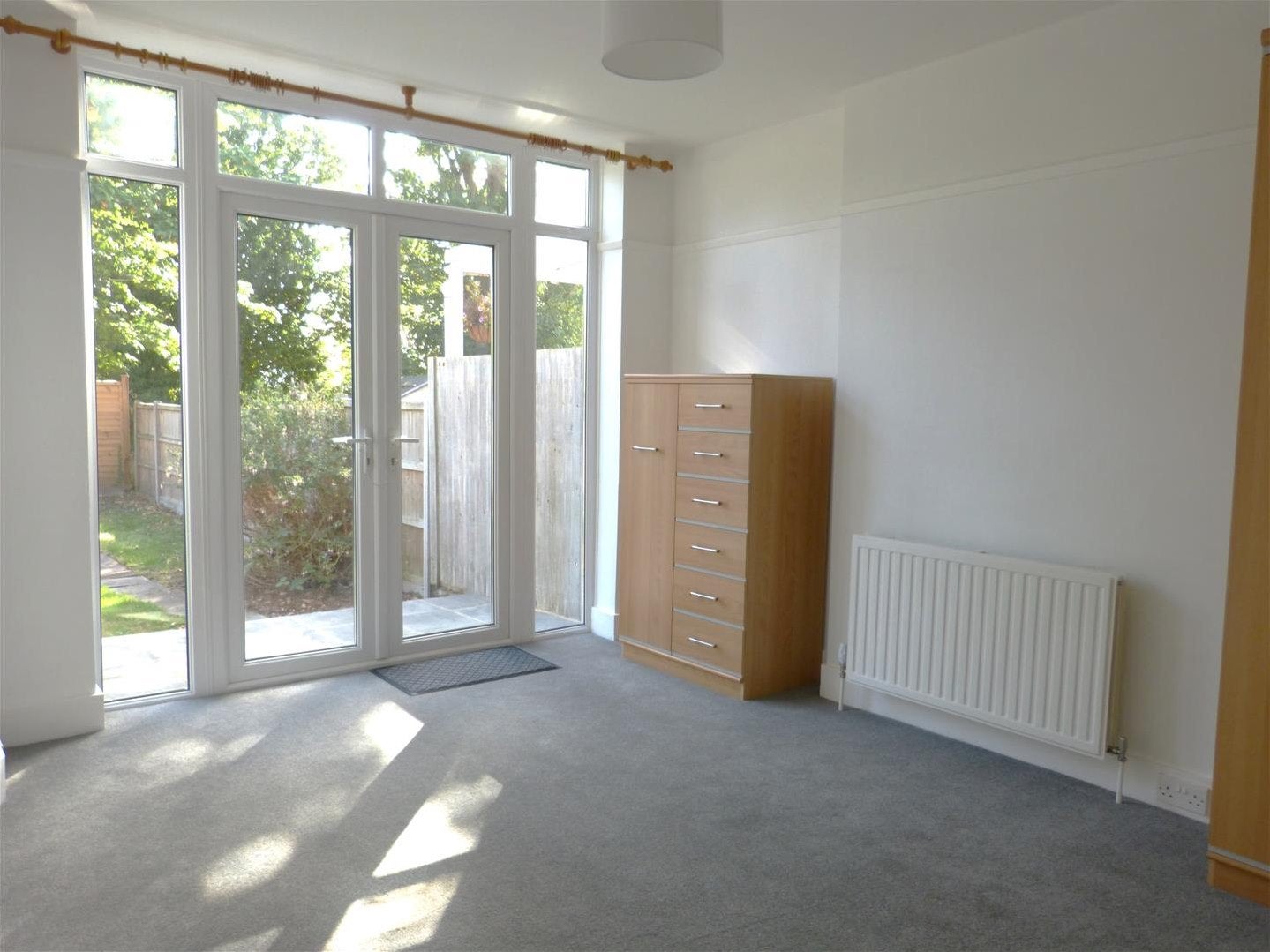 Flat Hallside Road in Greater London