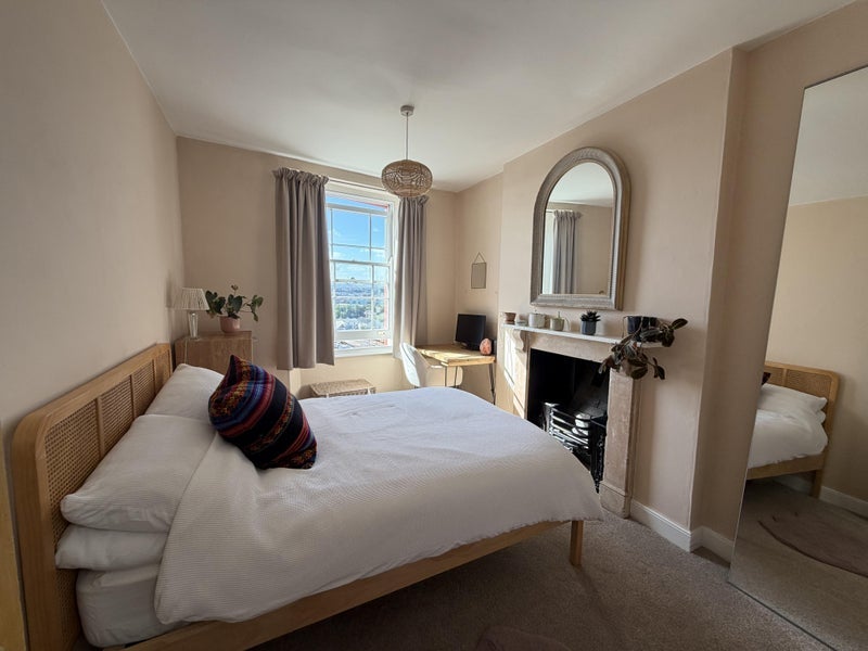 Room Cliftonwood Crescent in Bristol