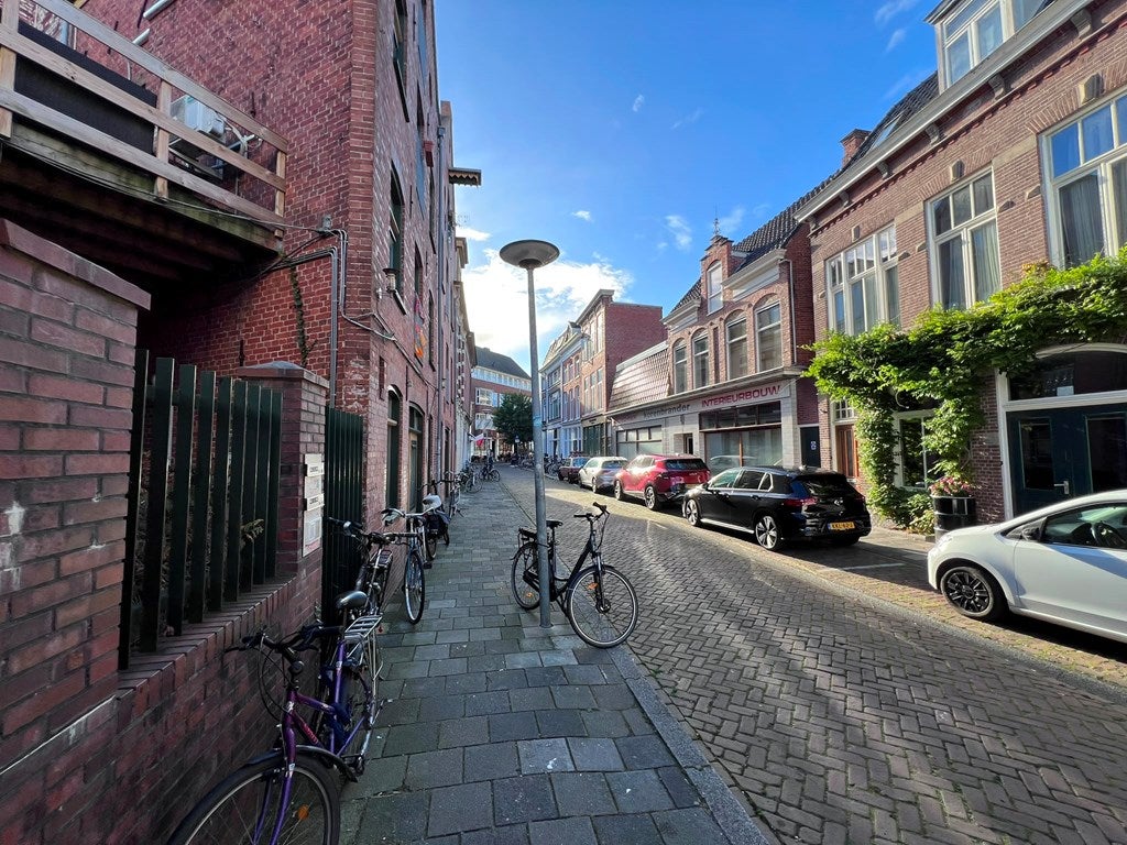 Studio te huur: Oudeweg, Groningen
