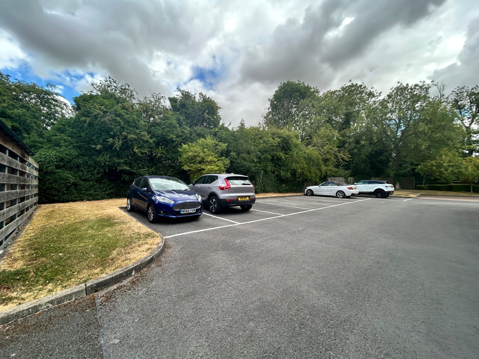 Flat Audby Lane in Leeds