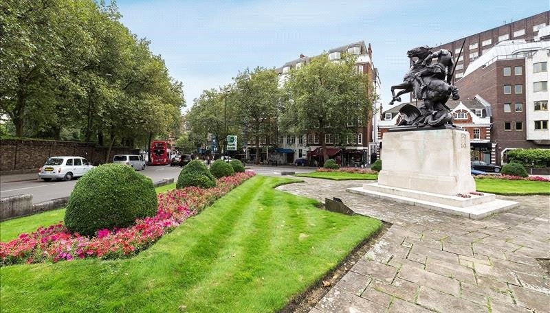 Flat Park Road in City of Westminster