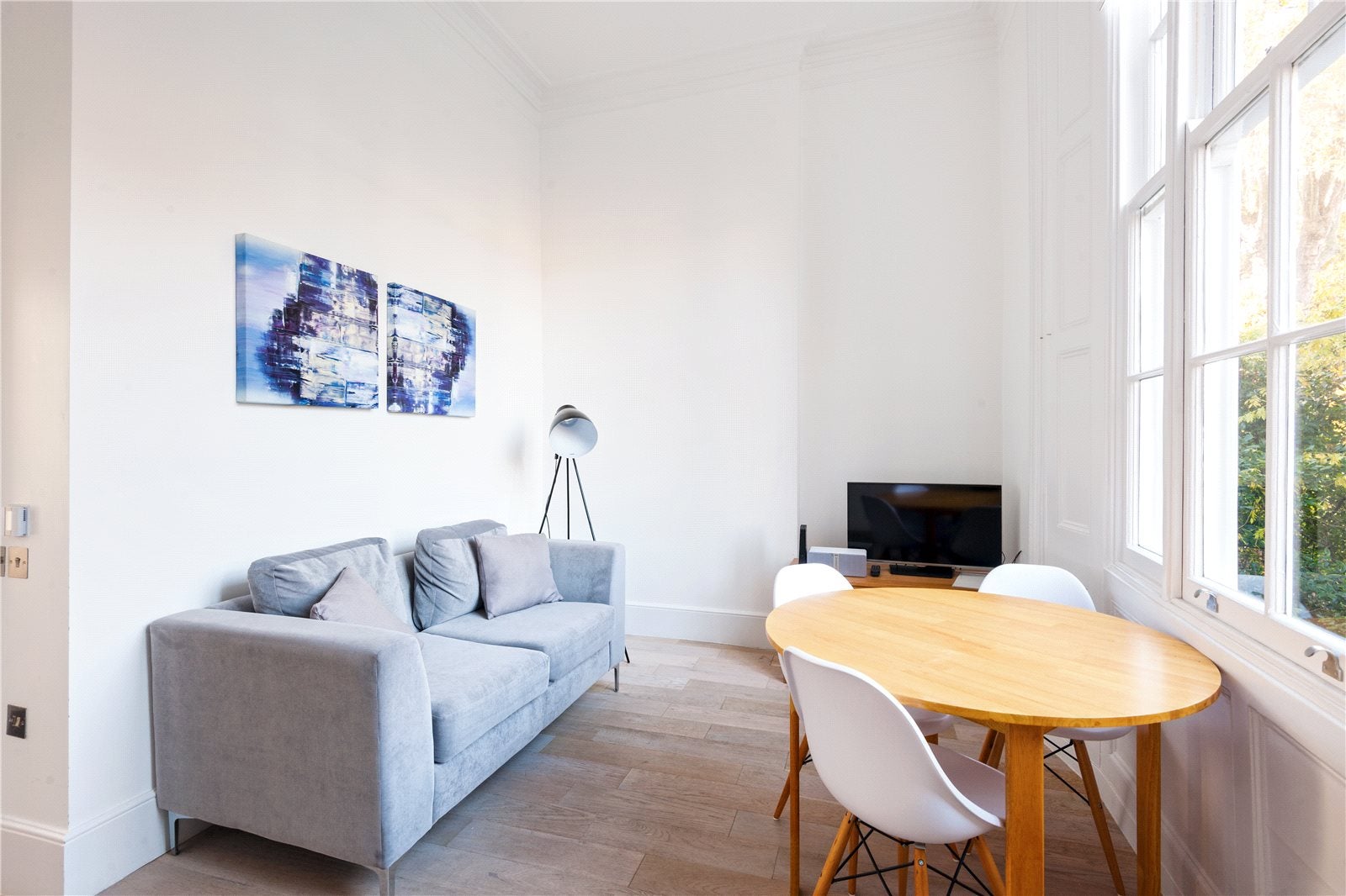Flat Wren Street in Greater London