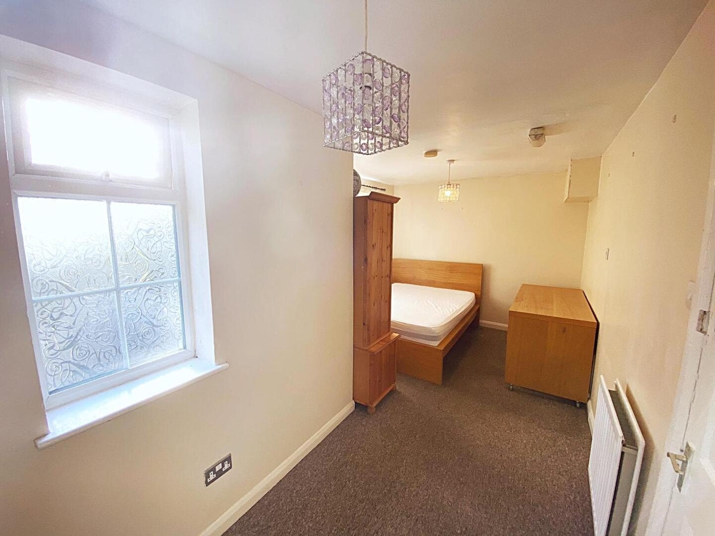 Room Oak Grove Road in Greater London
