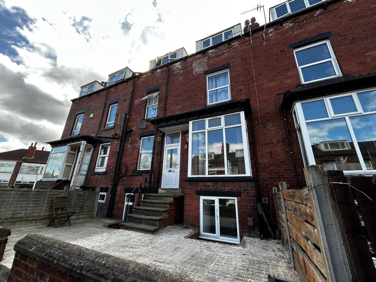 Flat Ash Road in Leeds