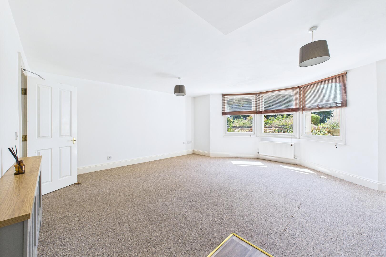 Flat Central Way in Clevedon