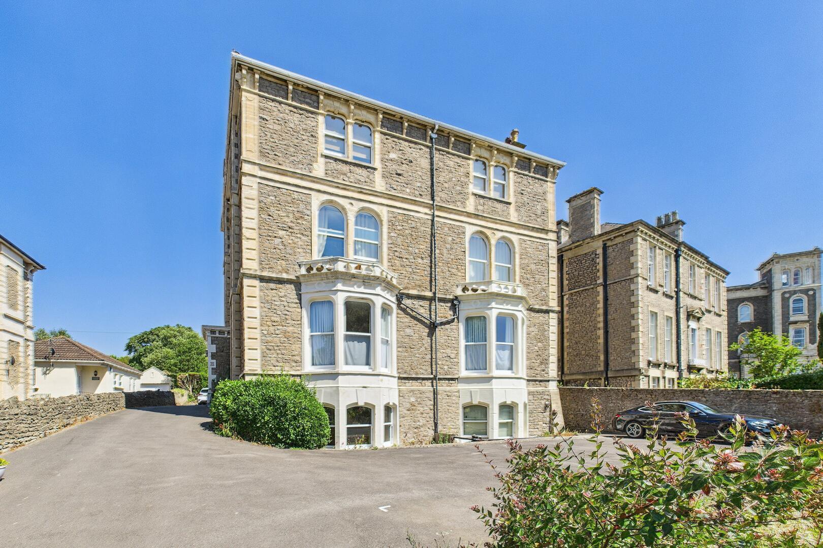 Flat Central Way in Clevedon