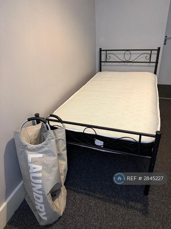 Room Percival Terrace in Dover