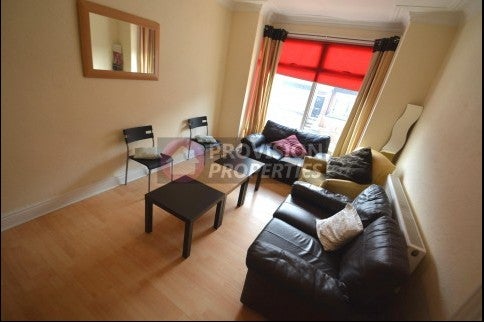 House Manor Drive in Leeds