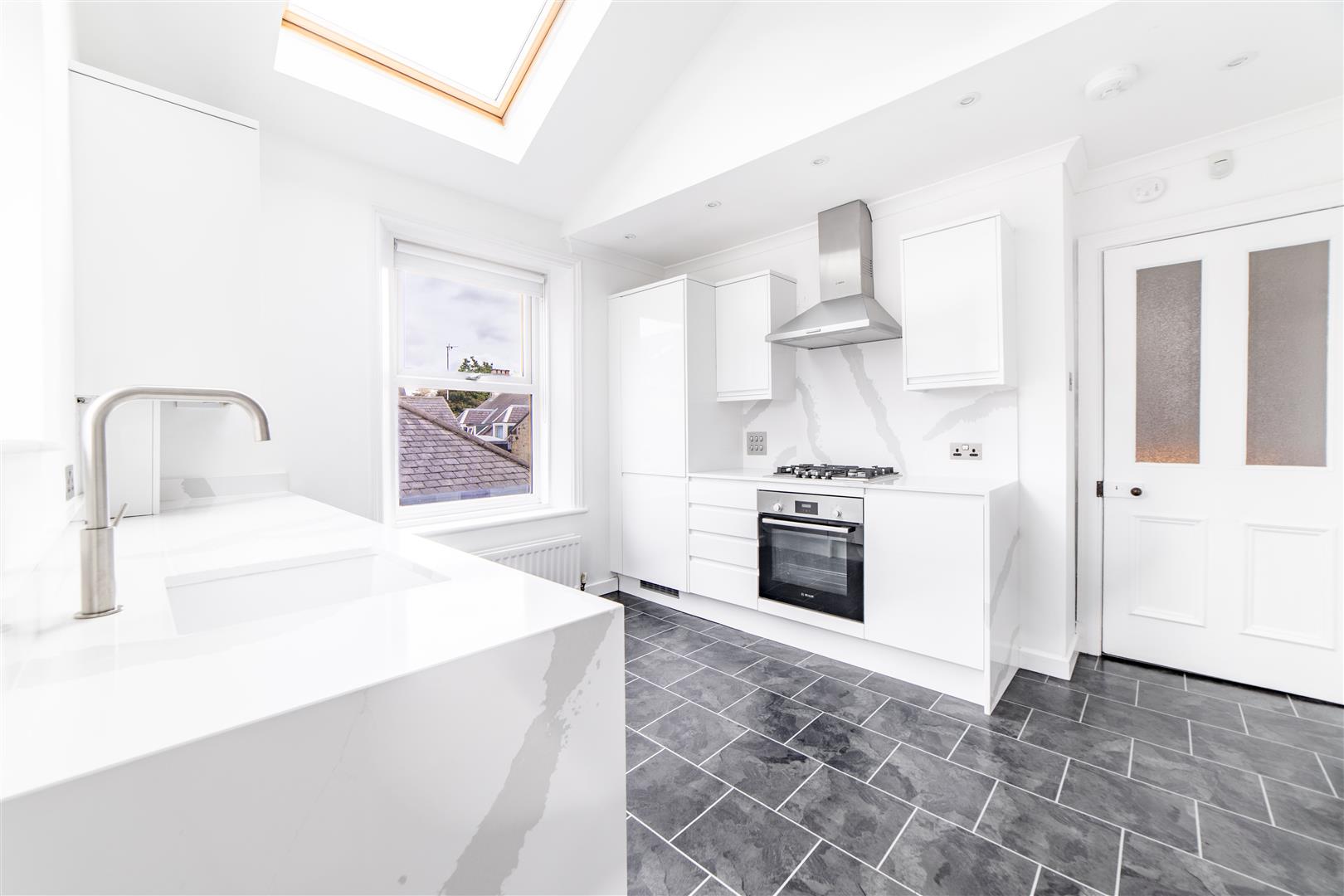 Flat Elmfield Road in Newcastle upon Tyne